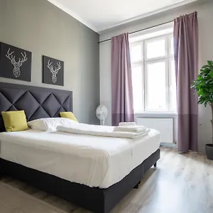 Brand New Renovated Near Augarten Viena